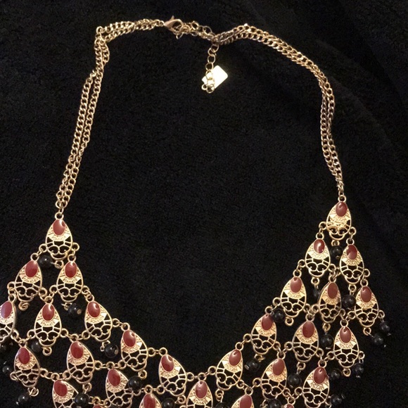 Beautiful necklace - Picture 3 of 3